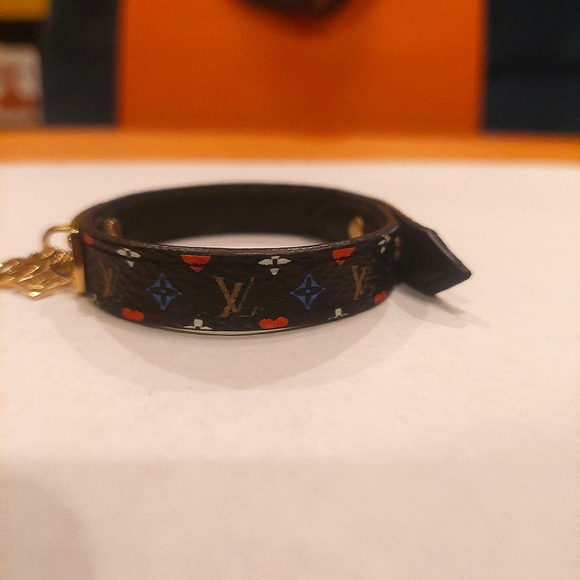 Louis Vuitton Brassiere Game On Bracelet, Size 17, Rare - Picture 9 of 14